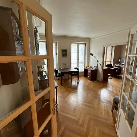 70 Sqm In 75008 Apartment